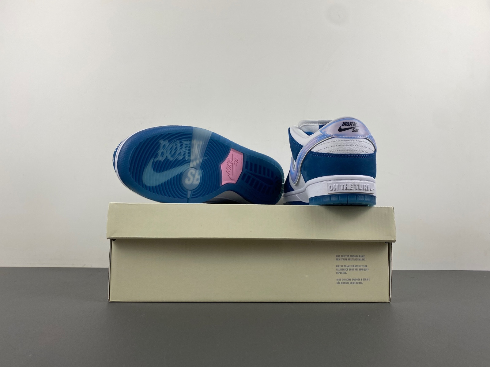 Born x Raised x Nike SB Dunk Low FN7819-400