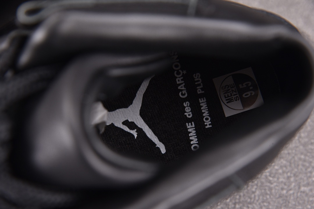The CDG x Air Jordan 11 SP IV7639-001