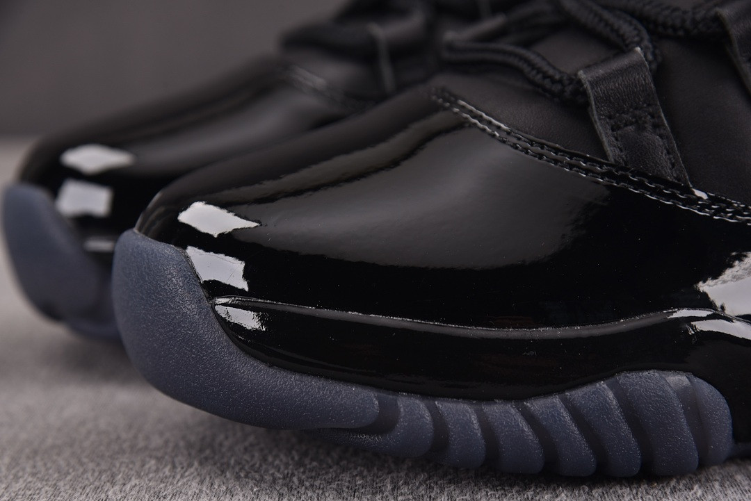 The CDG x Air Jordan 11 SP IV7639-001