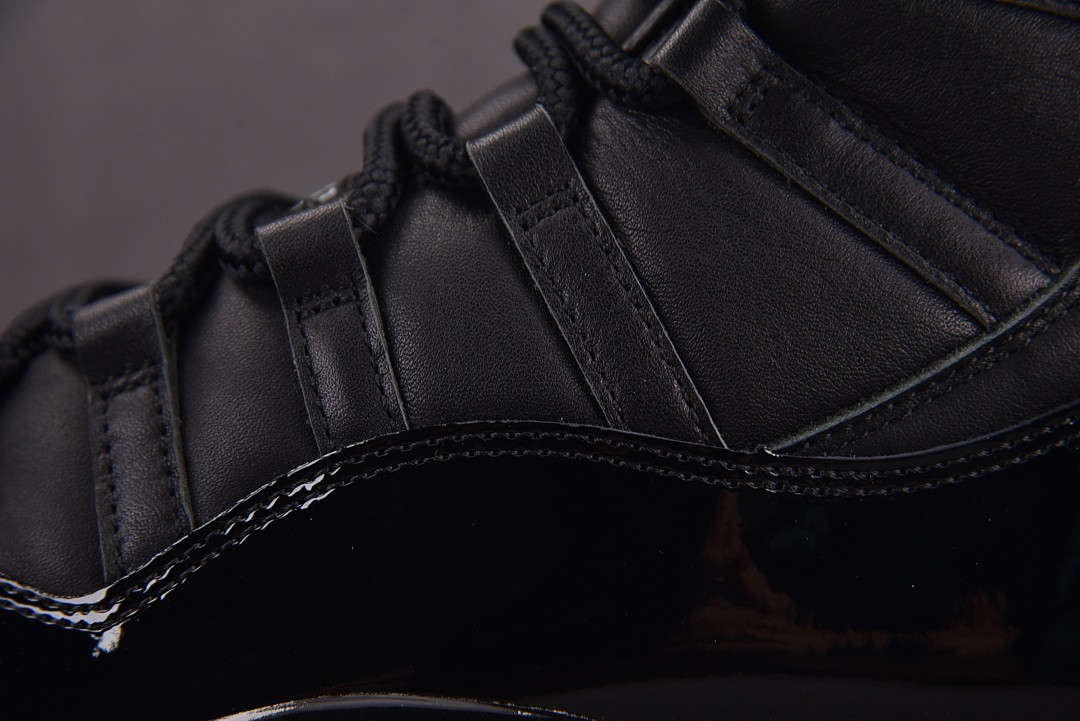 The CDG x Air Jordan 11 SP IV7639-001