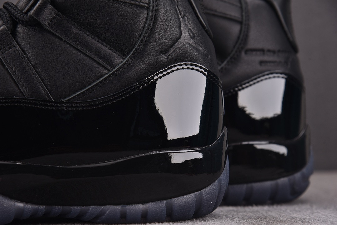 The CDG x Air Jordan 11 SP IV7639-001
