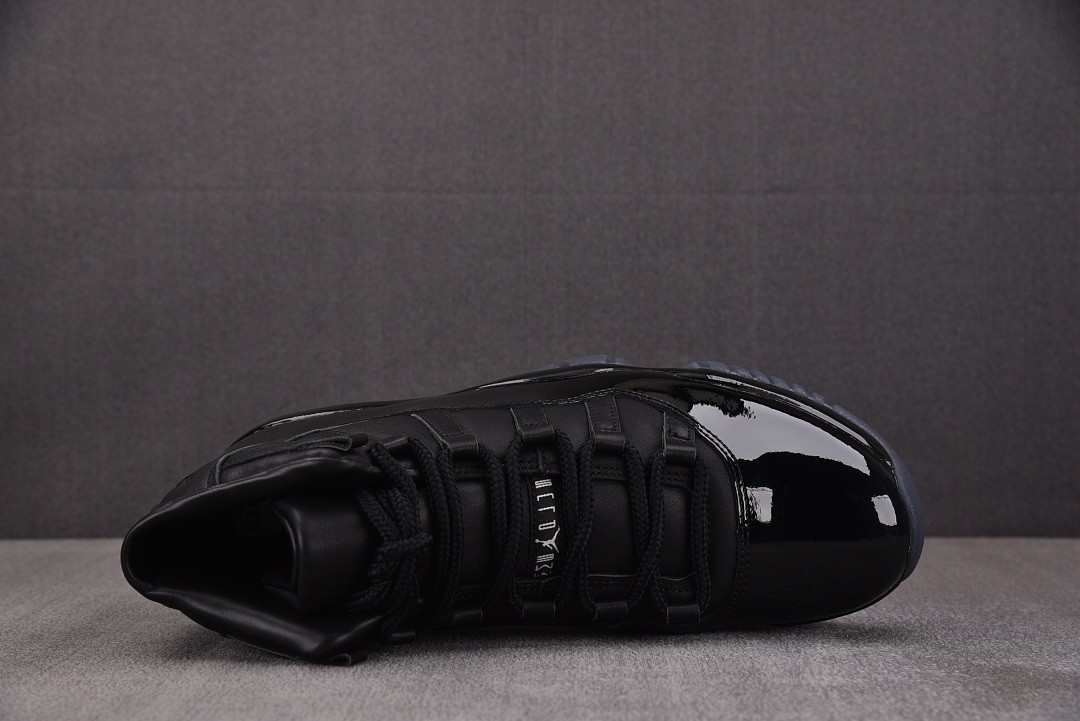 The CDG x Air Jordan 11 SP IV7639-001