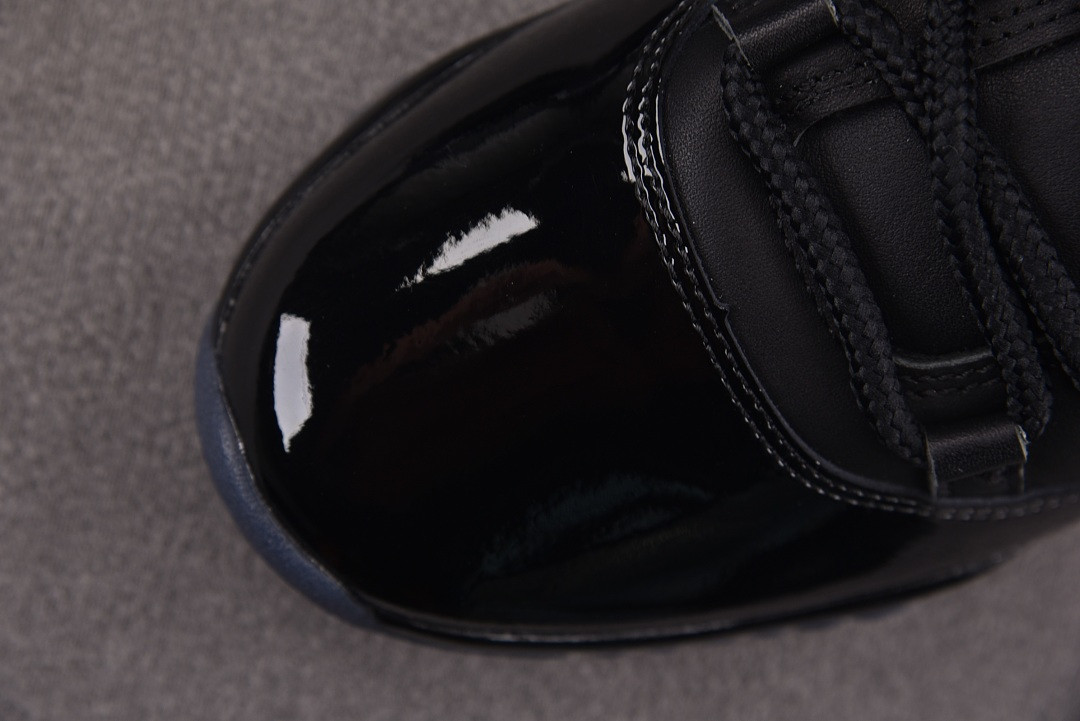 The CDG x Air Jordan 11 SP IV7639-001