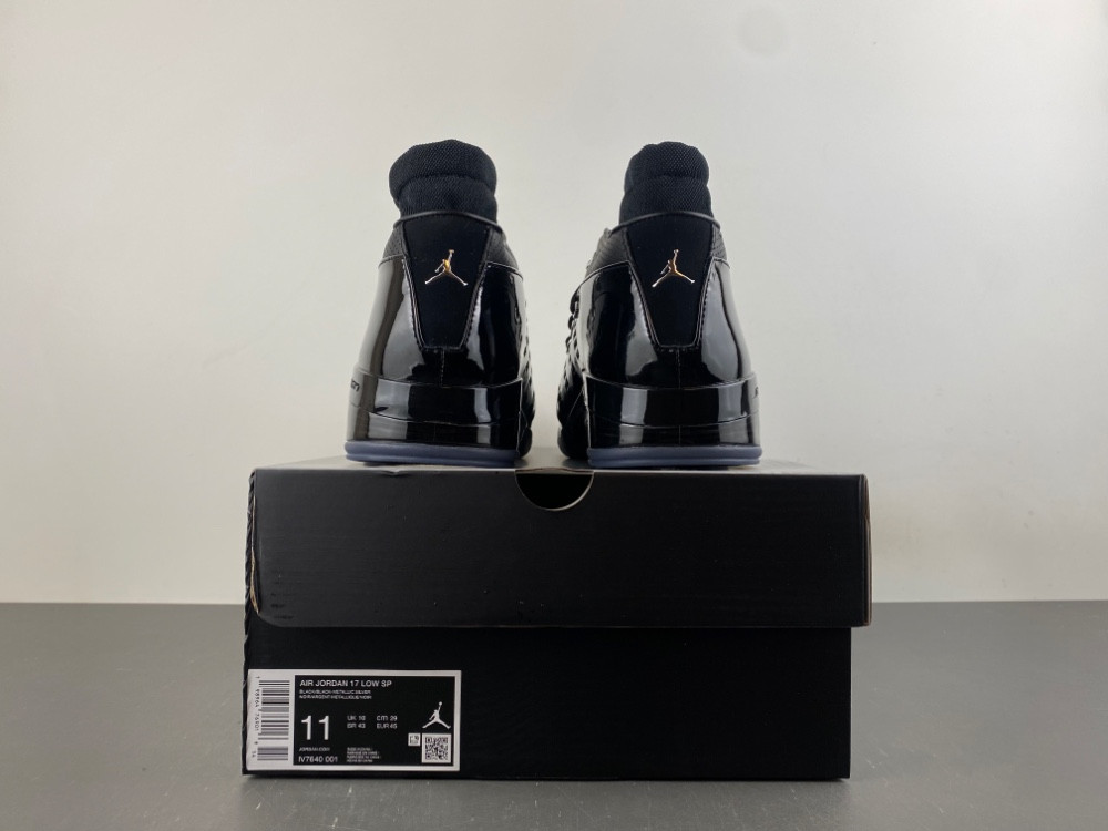 Air Jordan 17 Low "Black Patent" IV7640-001
