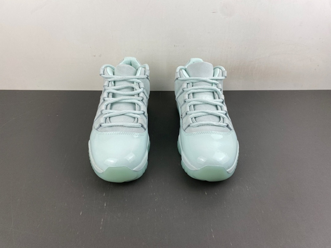 Jordan11 IW1882 300