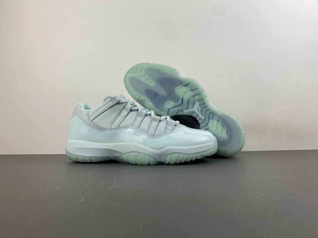 Jordan11 IW1882 300