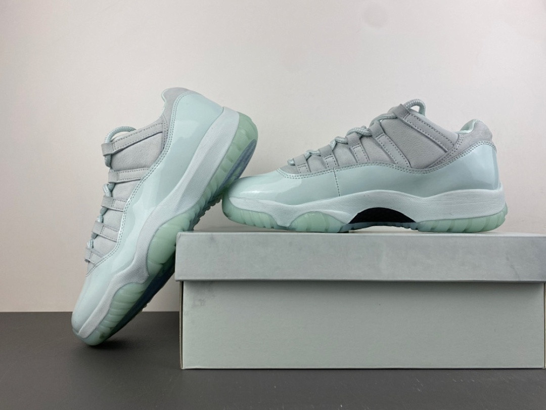 Jordan11 IW1882 300