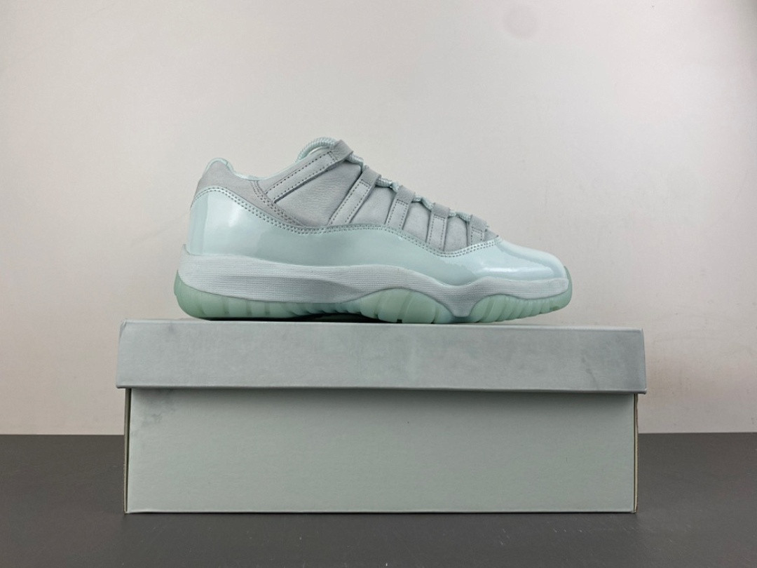 Jordan11 IW1882 300