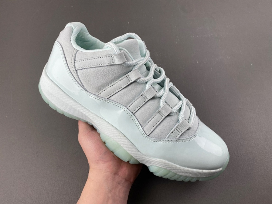 Jordan11 IW1882 300