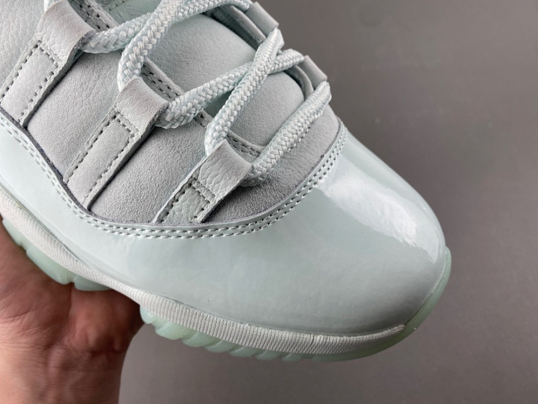 Jordan11 IW1882 300