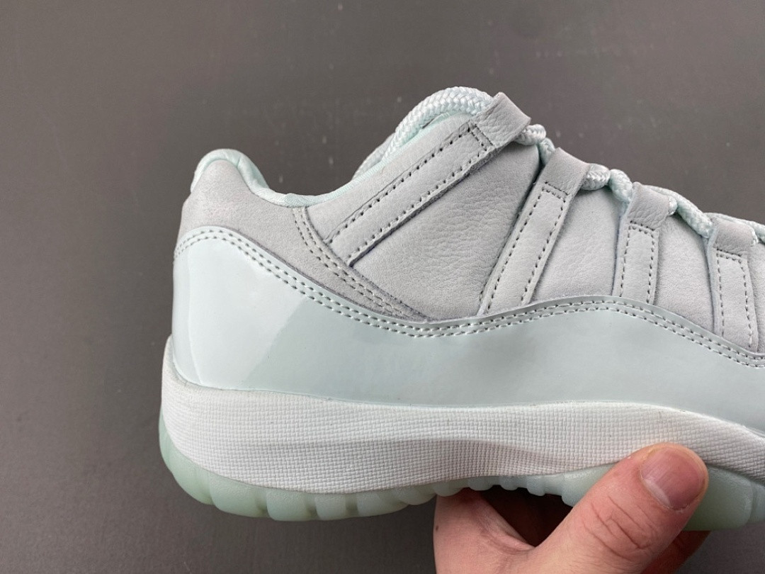 Jordan11 IW1882 300
