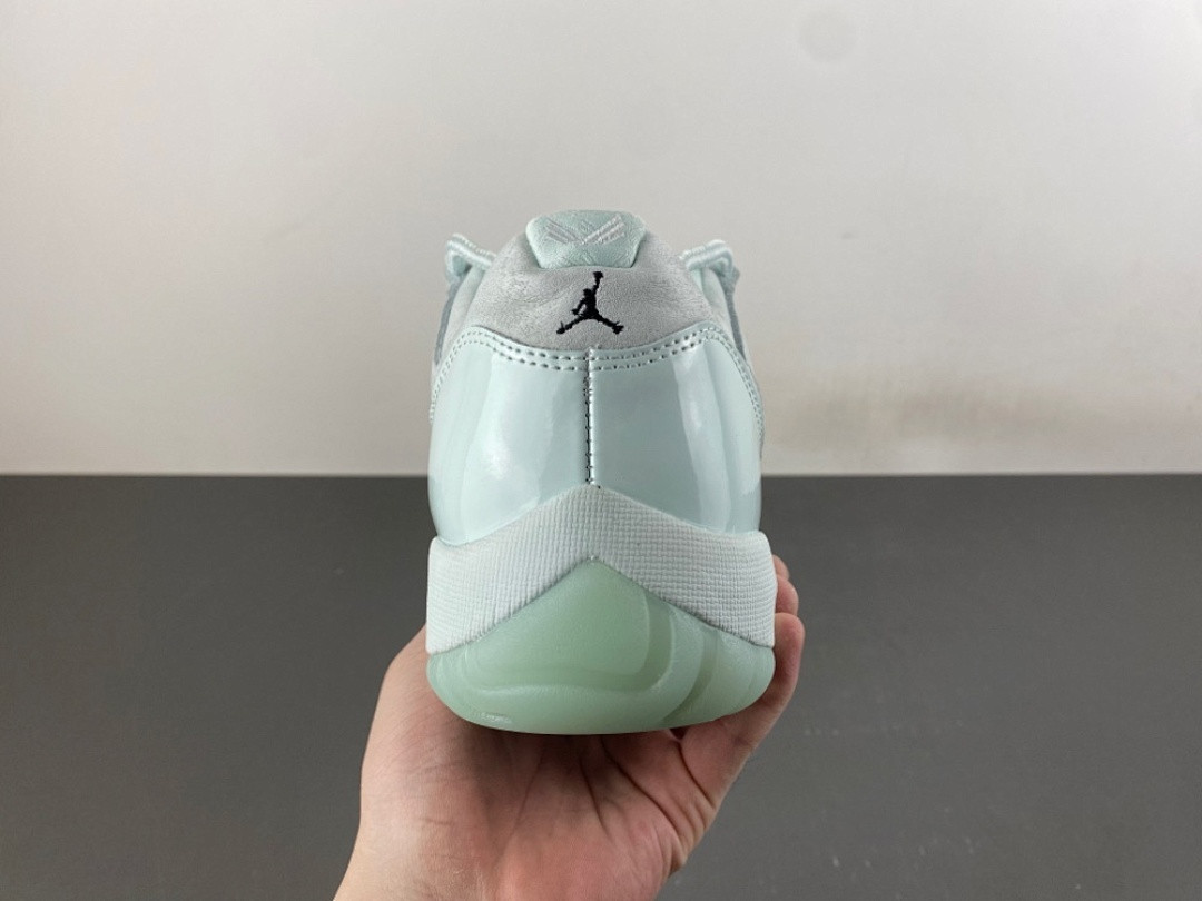 Jordan11 IW1882 300