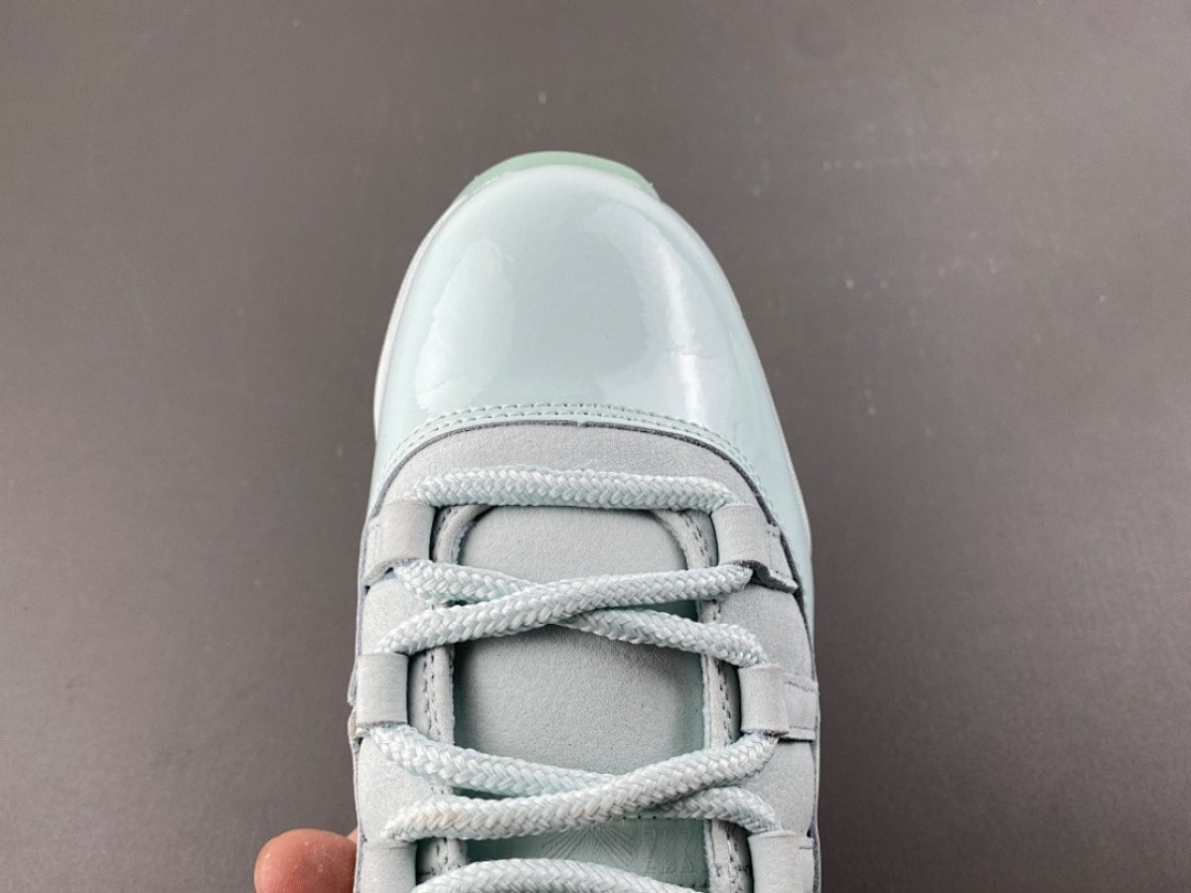 Jordan11 IW1882 300