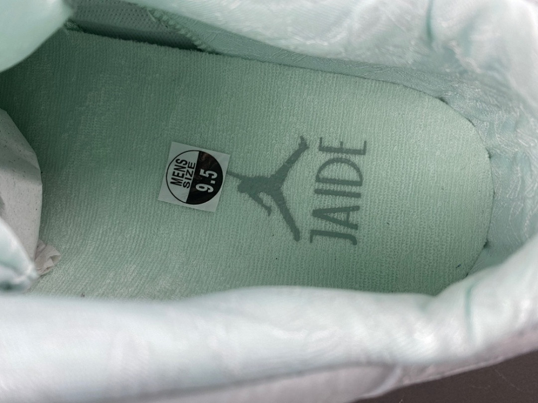 Jordan11 IW1882 300