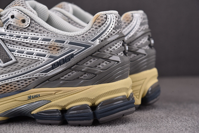 Thisisneverthat X 1906R 