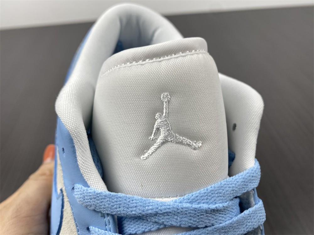 Air Jordan 1 Low "University Blue" DC0774-050