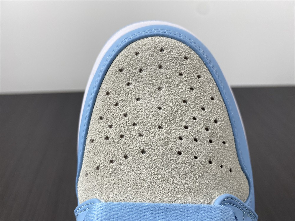 Air Jordan 1 Low "University Blue" DC0774-050