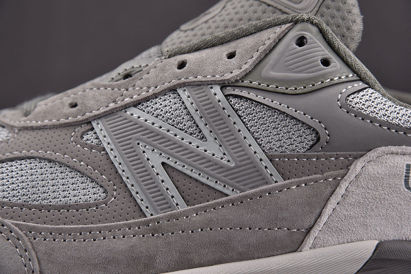 WTAPS x NEW BALANCE 990V6 / M990WT6