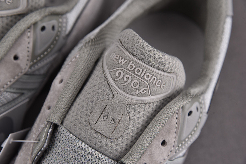 WTAPS x NEW BALANCE 990V6 / M990WT6
