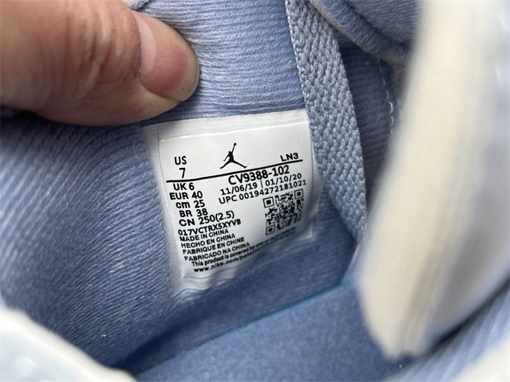 JORDAN 4 RETRO X OW BABY BLUE