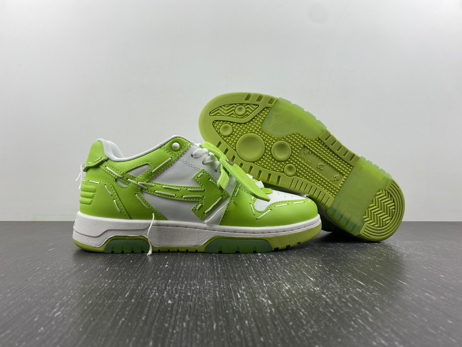 Off-White c/o Virgil Abloh