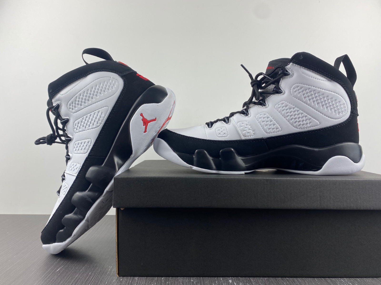 Jordan 9 Retro OG (2016) - 302370-112