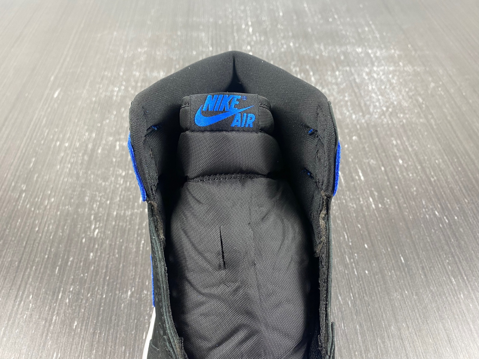 Air Jordan 1 Royal Suede DZ5485-042