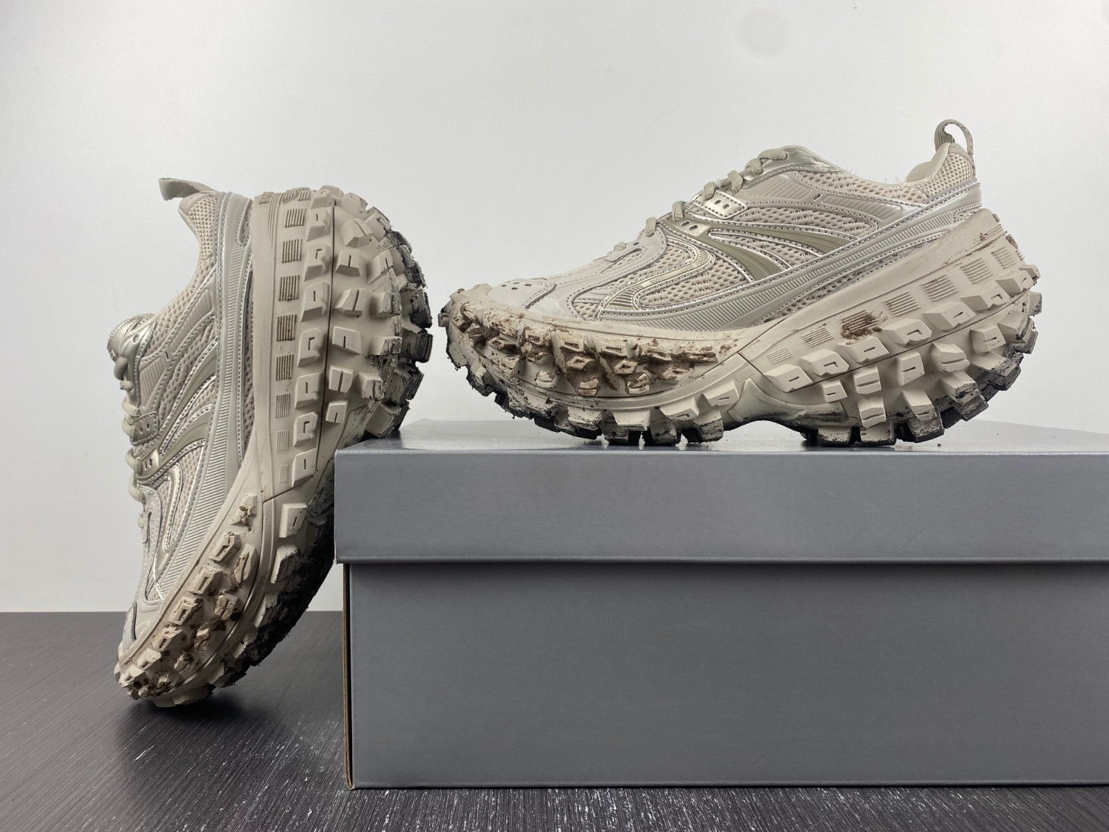 Ba*len*cia*ga bouncer chunky-sole sneakers