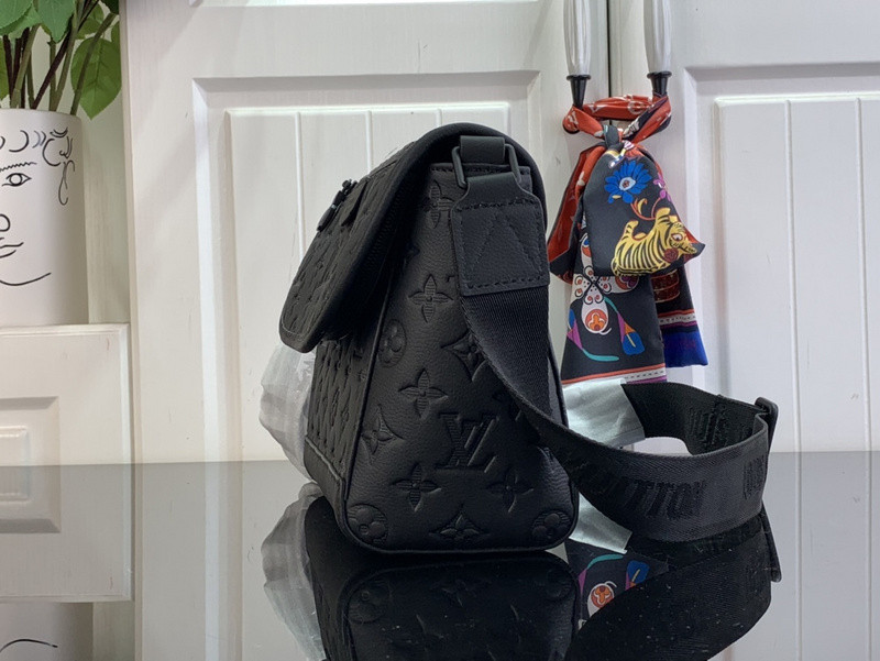 l0vis Vvtt0n messenger