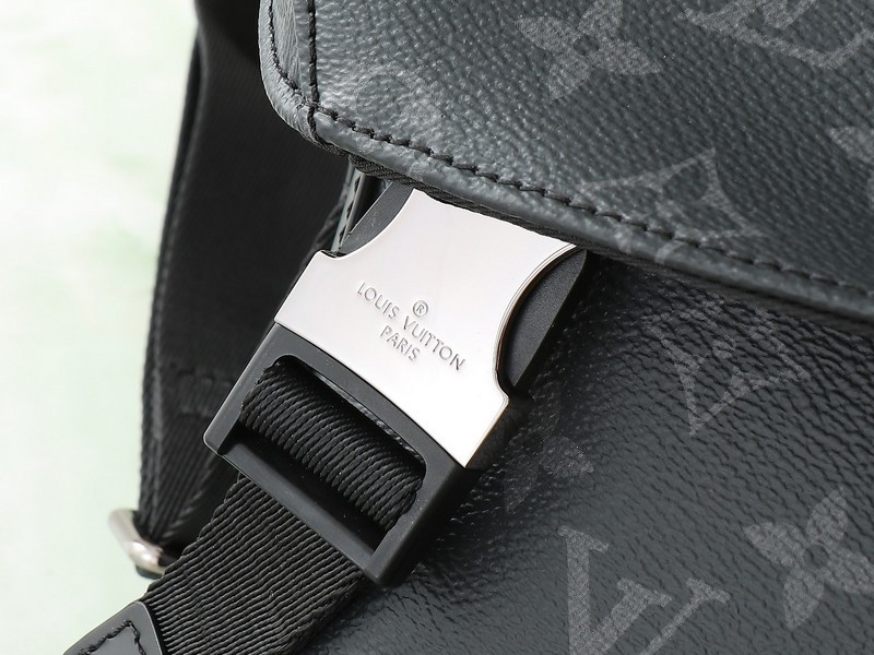 l0vis Vvtt0n messenger voyager monogram eclipse pm black