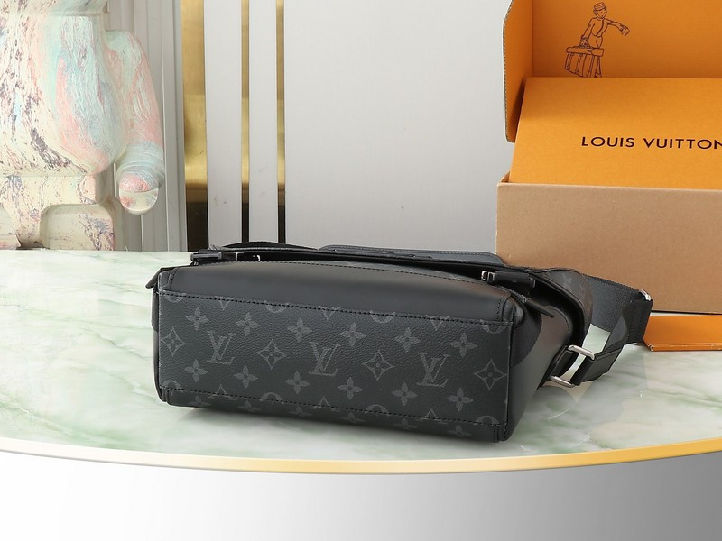 l0vis Vvtt0n messenger voyager monogram eclipse pm black