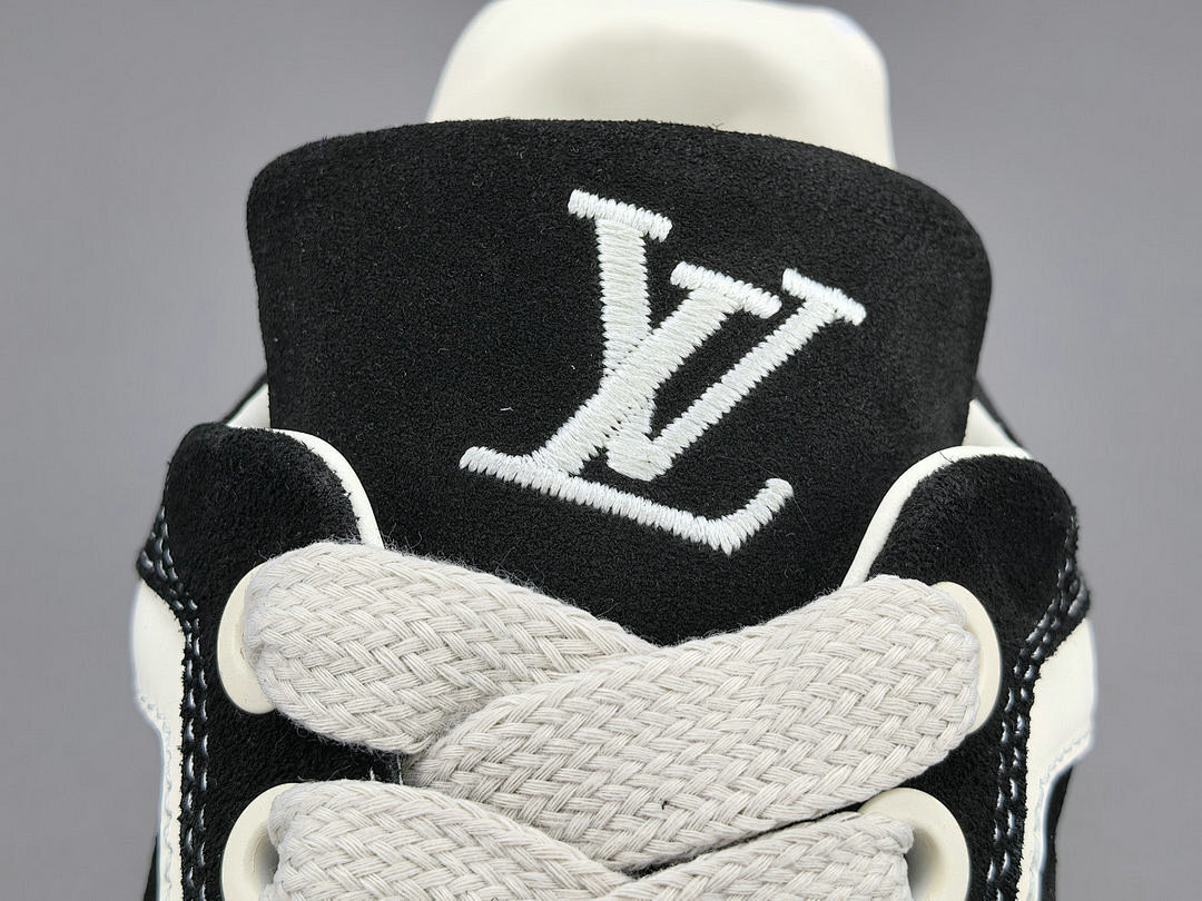 LV Tilted Sneaker （BLACK)