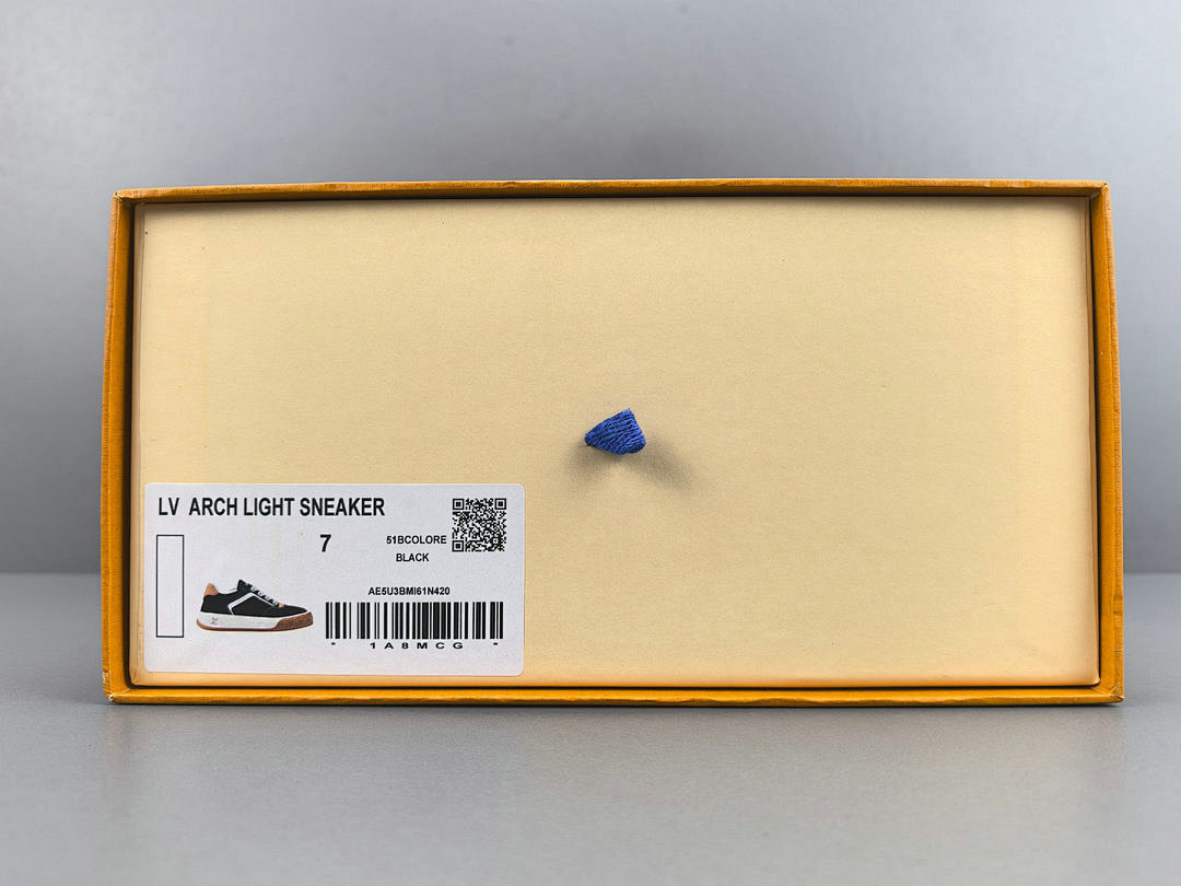 LV Tilted Sneaker （BLACK)