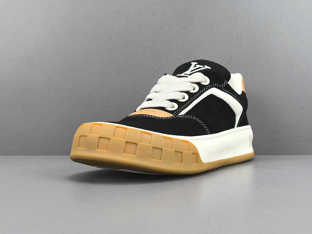 LV Tilted Sneaker （BLACK)