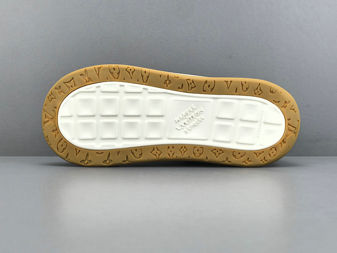 LV Tilted Sneaker （BLACK)