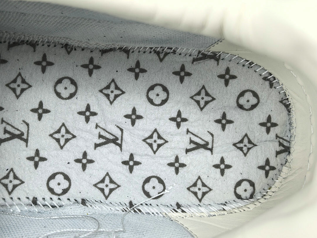 LV Tilted Sneaker（NAVY BLUE)