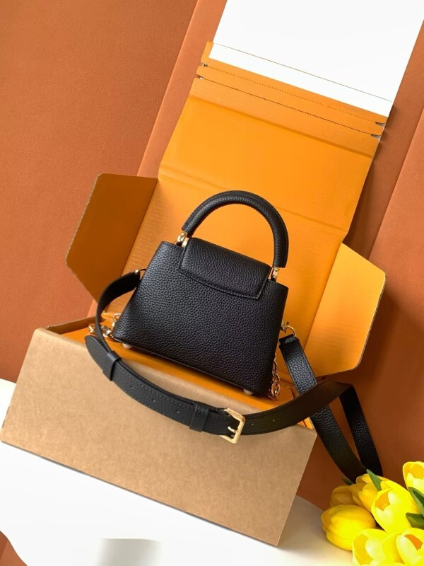 LV capucines Mini Black