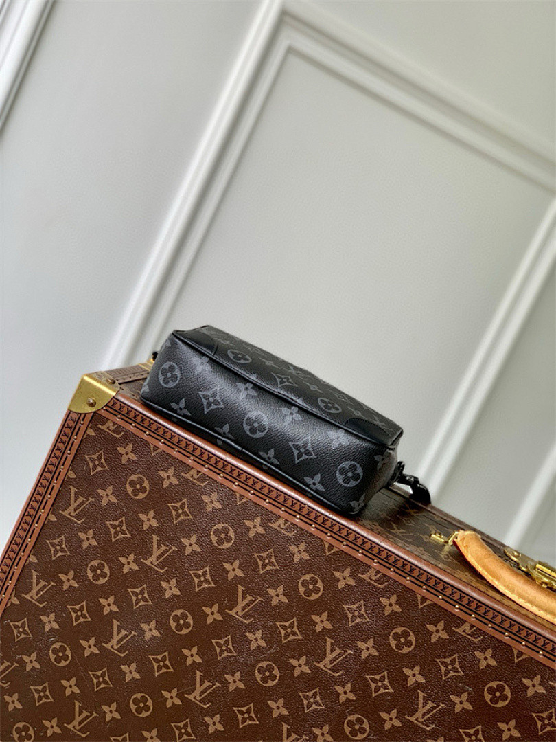 L0vis Vvtt0n Wearable Wallet Crossbody Bag M14253
