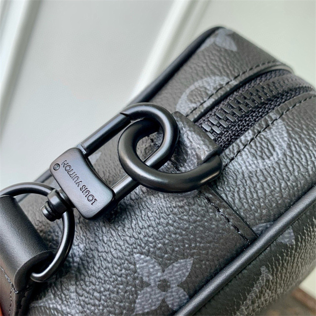 L0vis Vvtt0n Wearable Wallet Crossbody Bag M14253