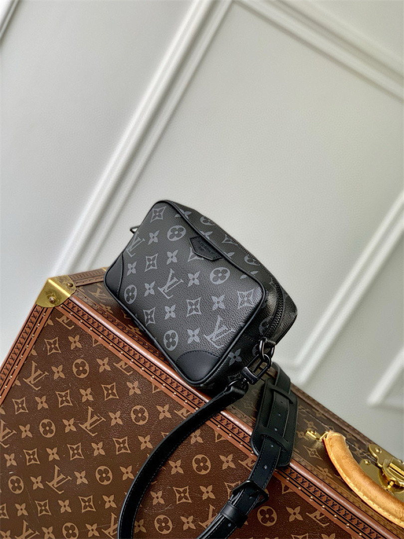 L0vis Vvtt0n Wearable Wallet Crossbody Bag M14253