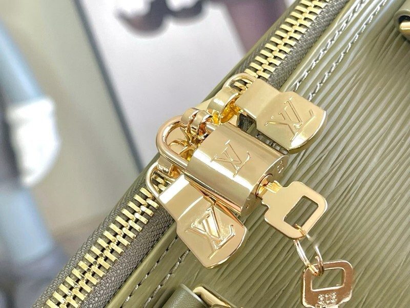 1V Keepall BAG