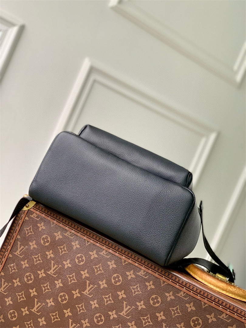 LV Discovery Monogram Shadow Backpack M15259