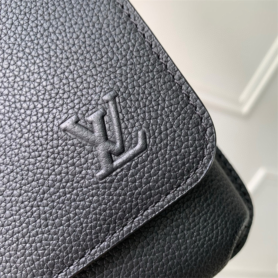 1V Boarding Messenger LV Aerogram M15265