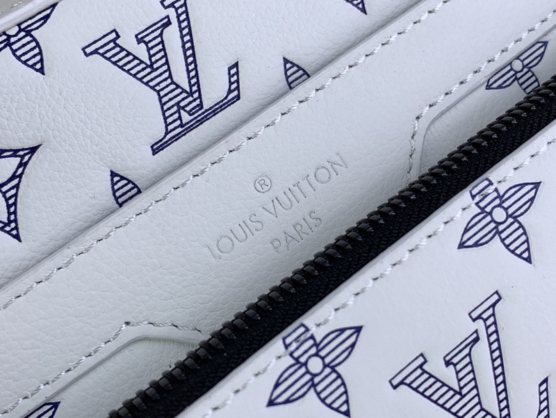 l0vis Vvtt0n trio jm messenger