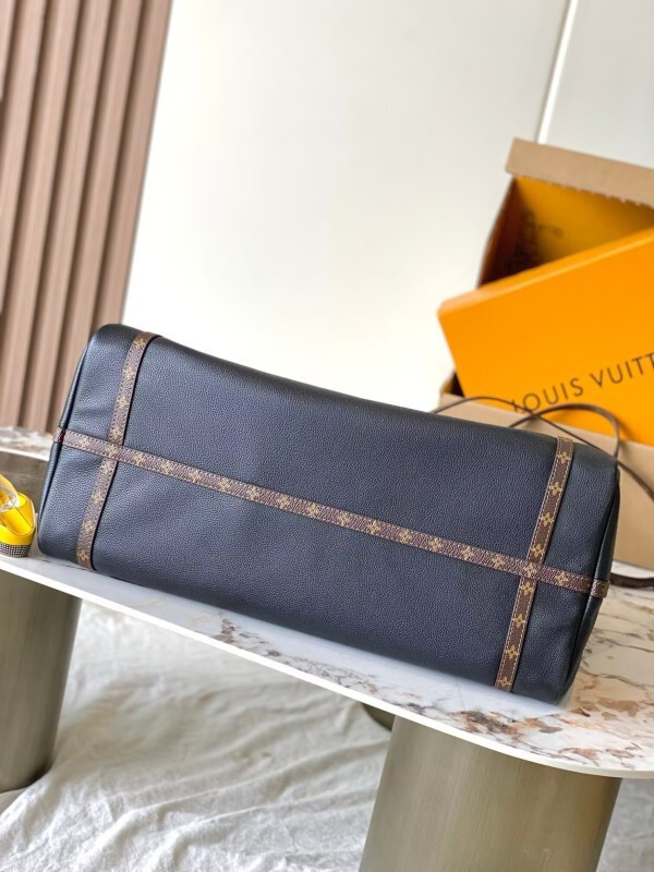 l0vis Vvtt0n express travel