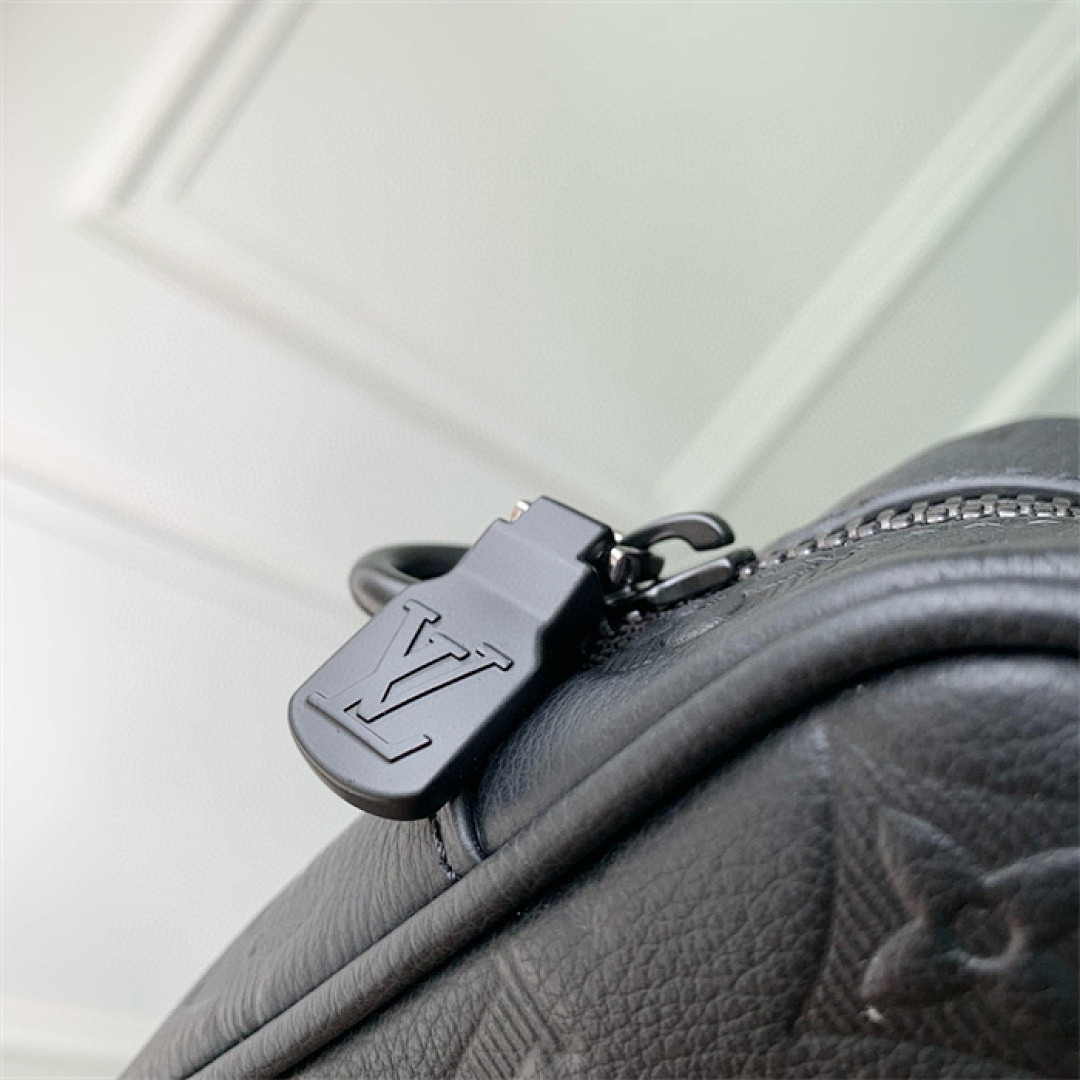 L0vis Vvtt0n Trocadero Wearable Wallet M26737