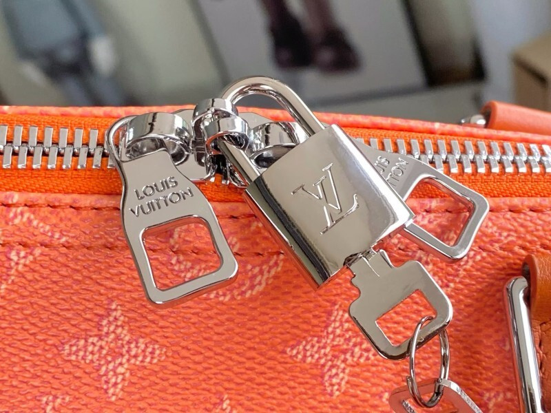 1V Keepall BAG