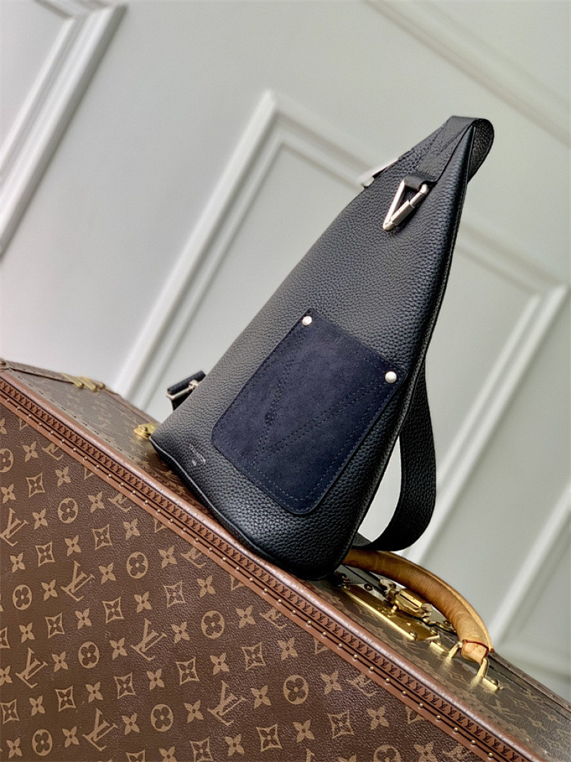 LV Men