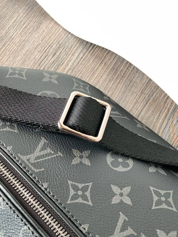 l0vis Vvtt0n rush bumbag