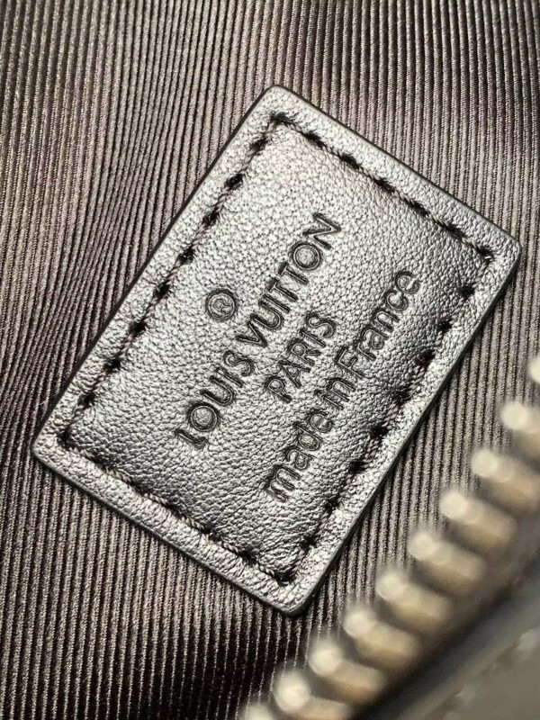 l0vis Vvtt0n rush bumbag